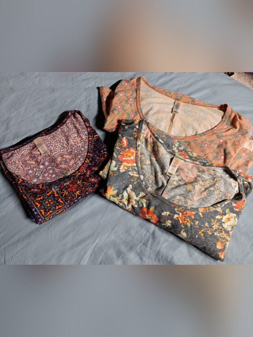 Lot Of 3 Floral Pattern Short Sleeve Flowy Tops